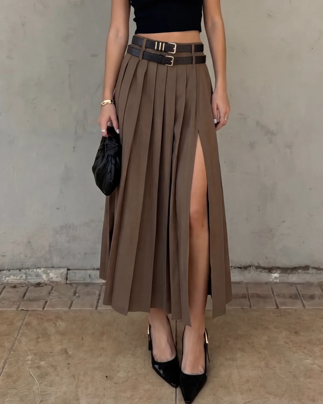Brown Pleated Slit Skirt With Detachable Belts