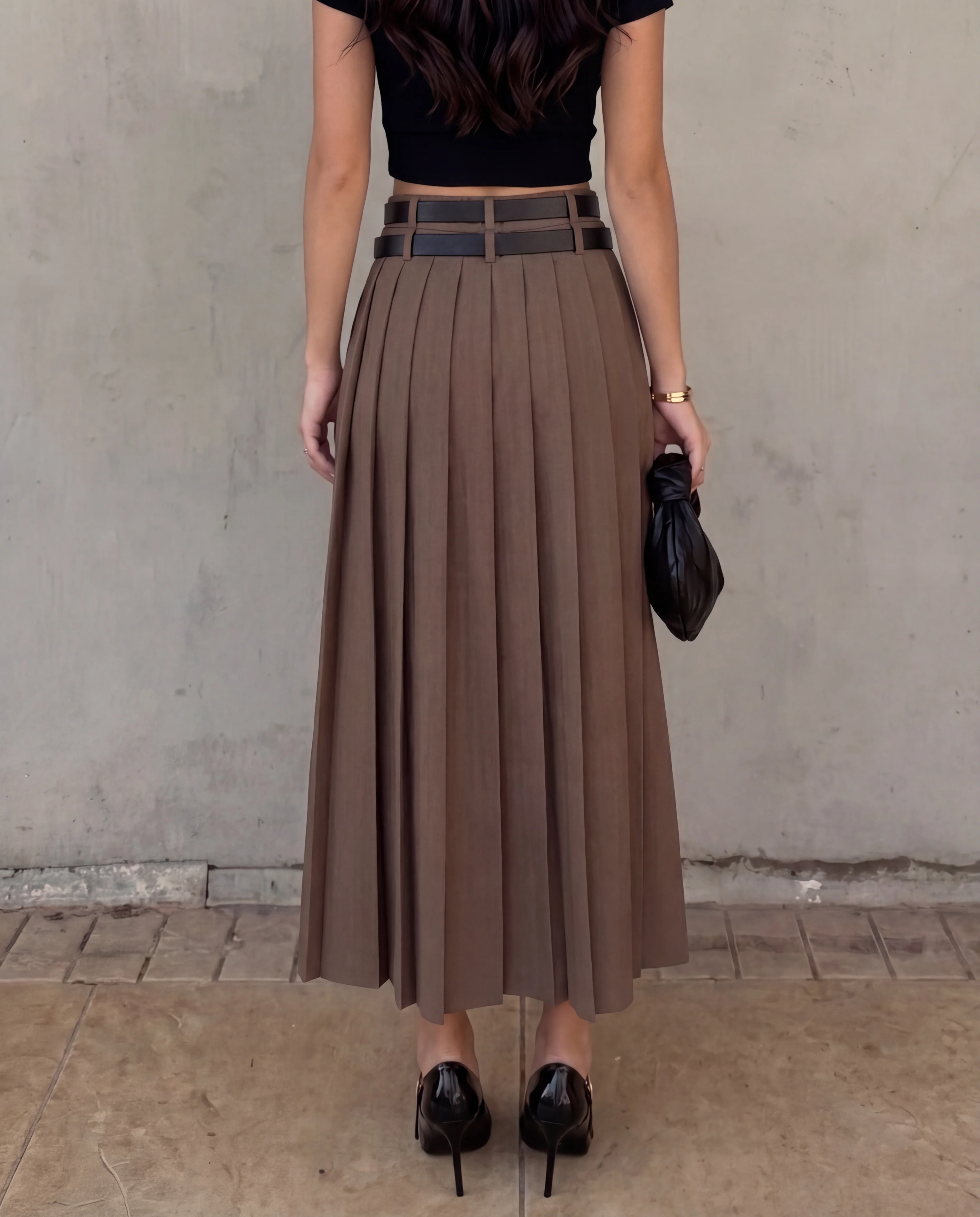 Brown Pleated Slit Skirt With Detachable Belts - Image 3