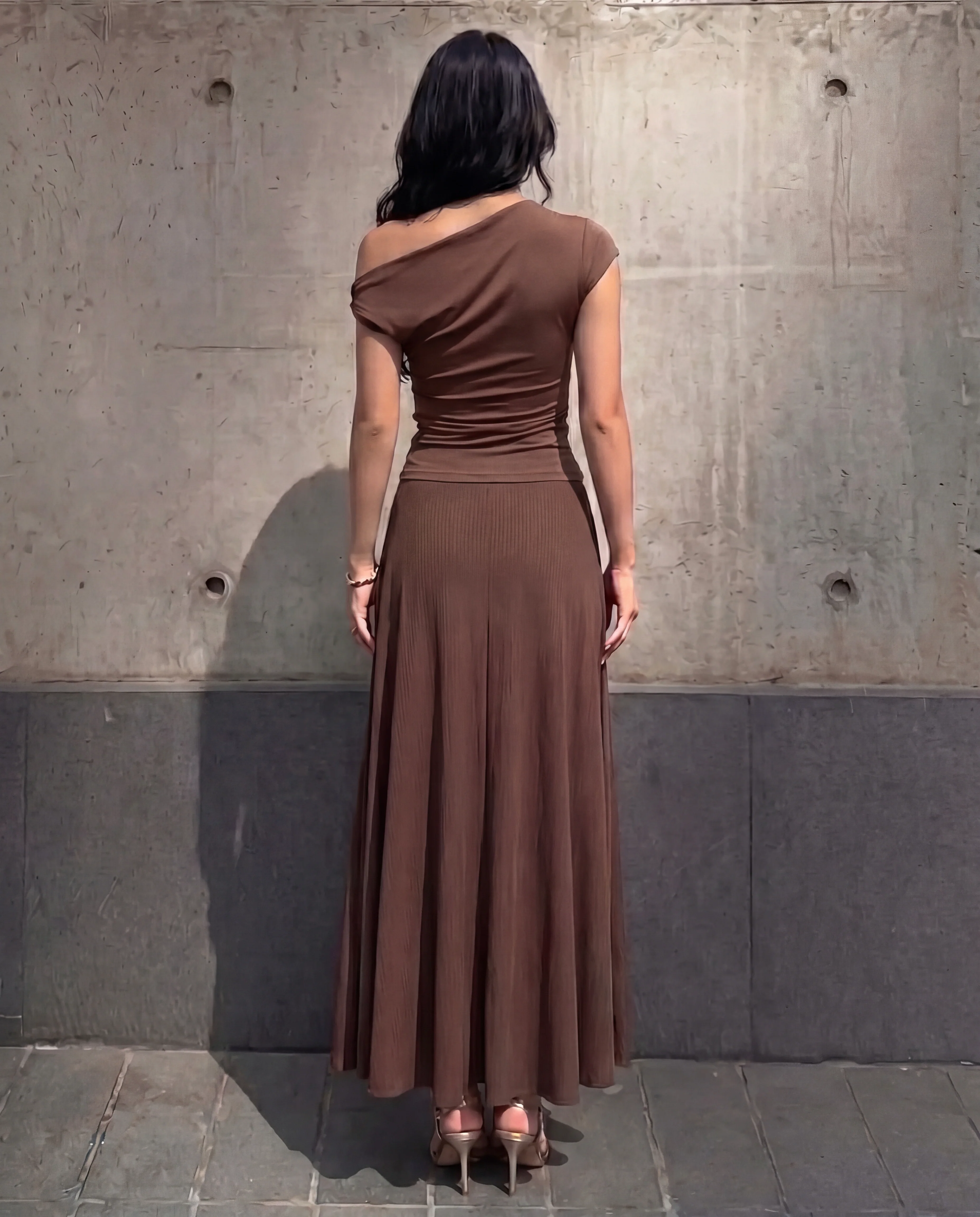 Brown Fitted Knot Shoulder Top & Skirt Set - Image 3