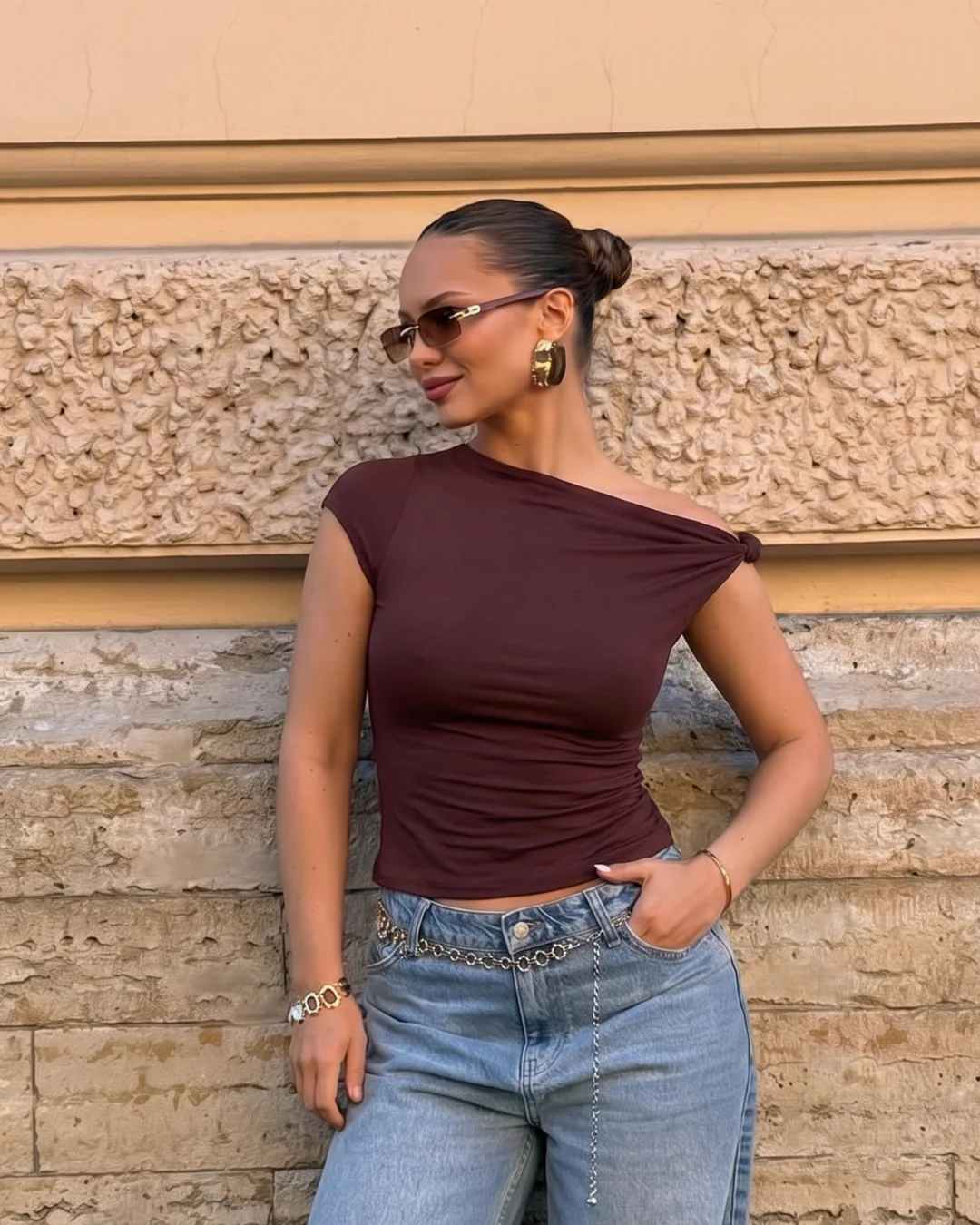 Fitted Knot Shoulder Cotton Top - Brown
