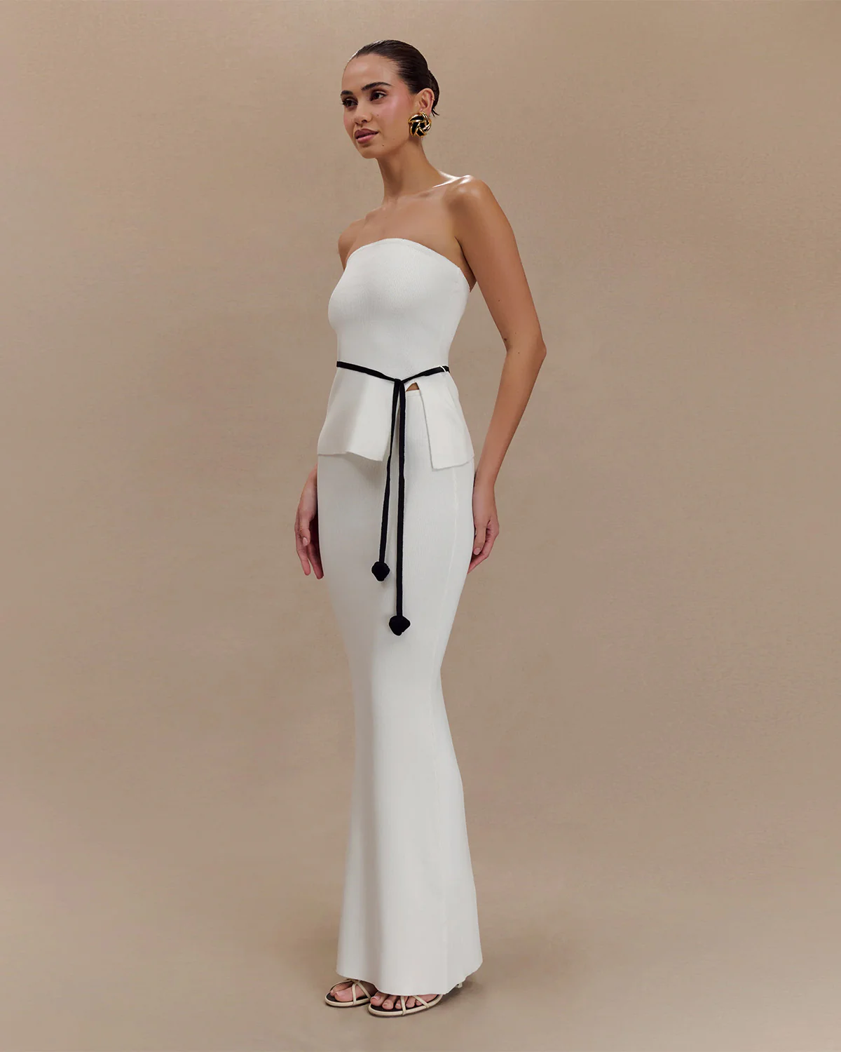White Slit Top And Skirt Set With A Waist Tie - Image 3