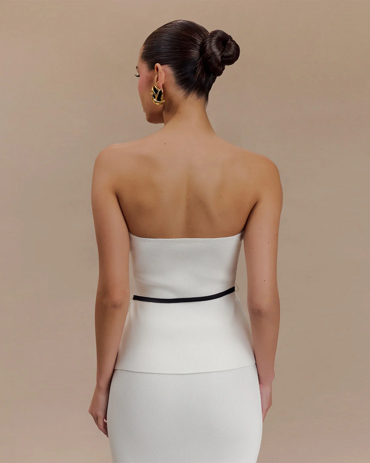 White Slit Top And Skirt Set With A Waist Tie - Image 7